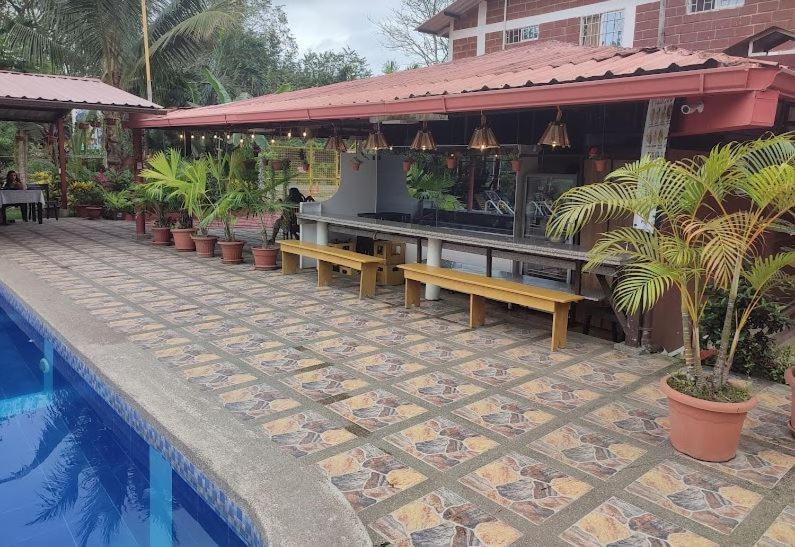 לאס טונאס Sun Place Hosteria מראה חיצוני תמונה