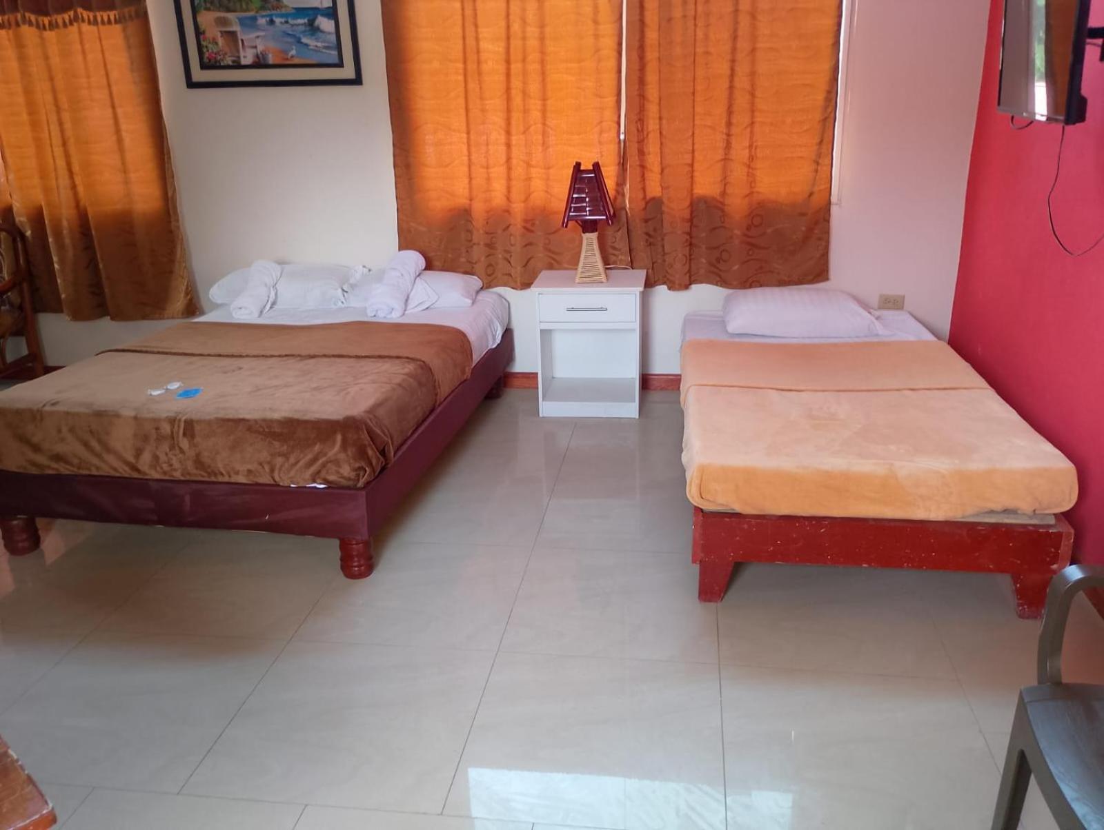 לאס טונאס Sun Place Hosteria מראה חיצוני תמונה