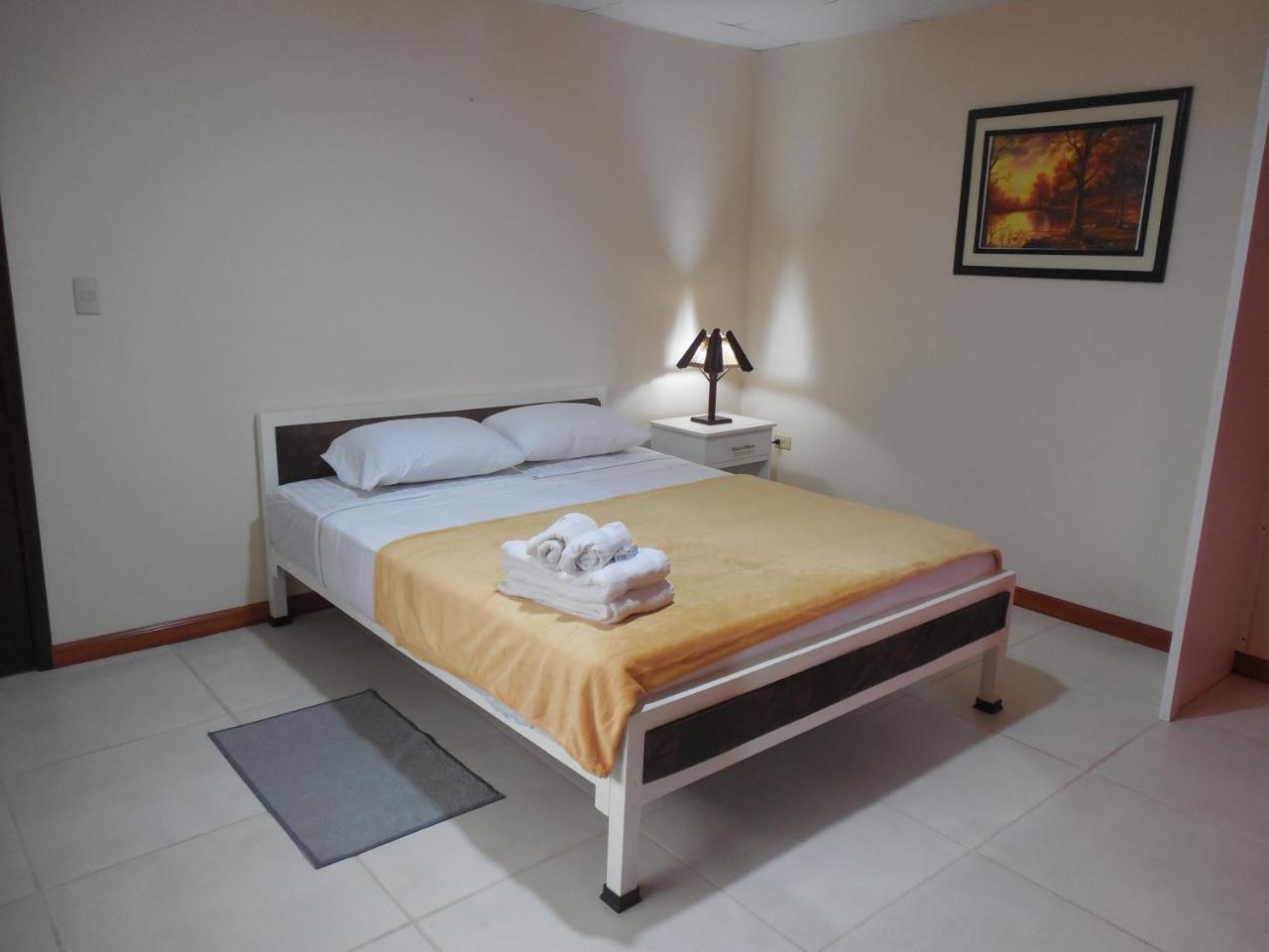 לאס טונאס Sun Place Hosteria מראה חיצוני תמונה