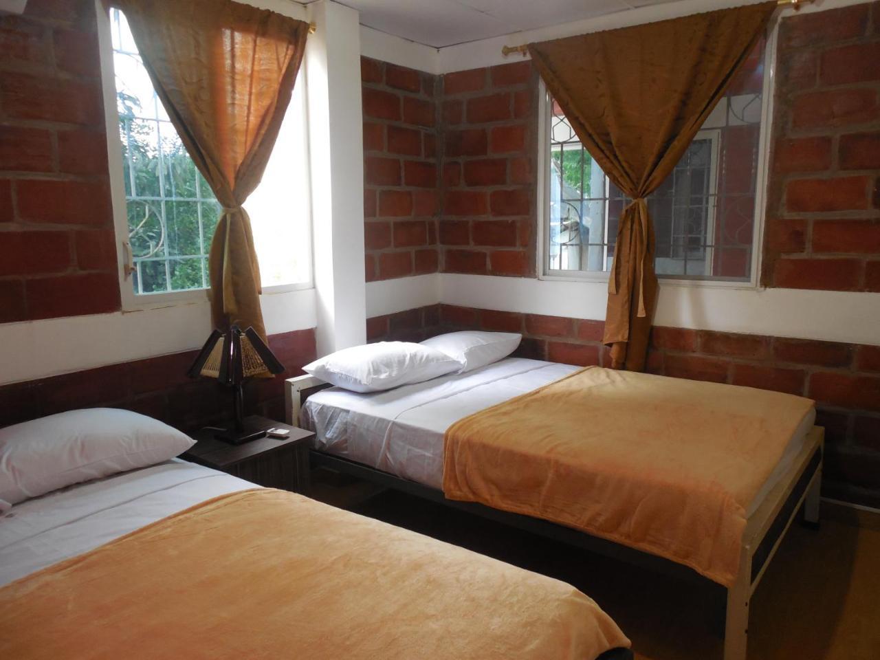 לאס טונאס Sun Place Hosteria מראה חיצוני תמונה