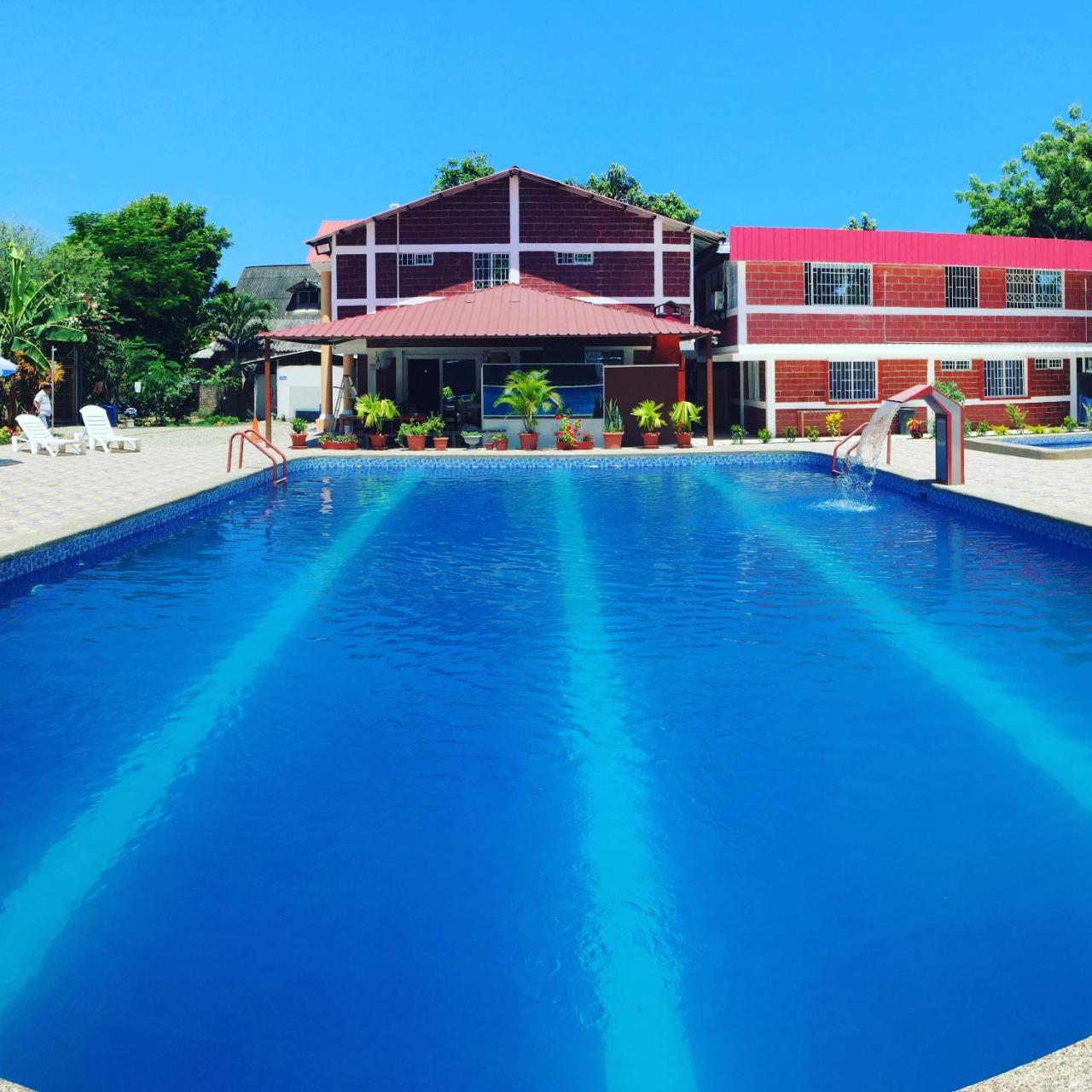 לאס טונאס Sun Place Hosteria מראה חיצוני תמונה
