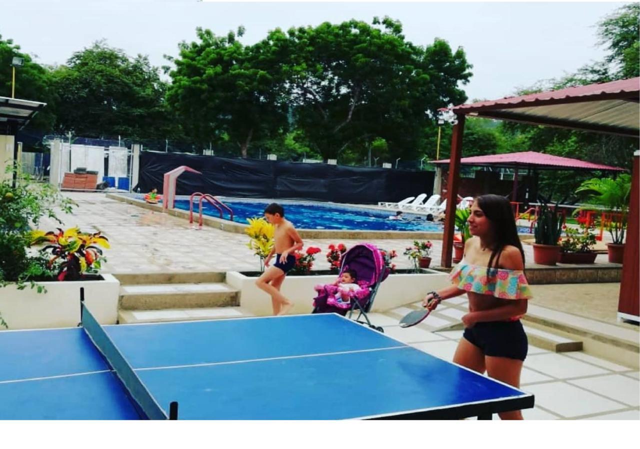 לאס טונאס Sun Place Hosteria מראה חיצוני תמונה