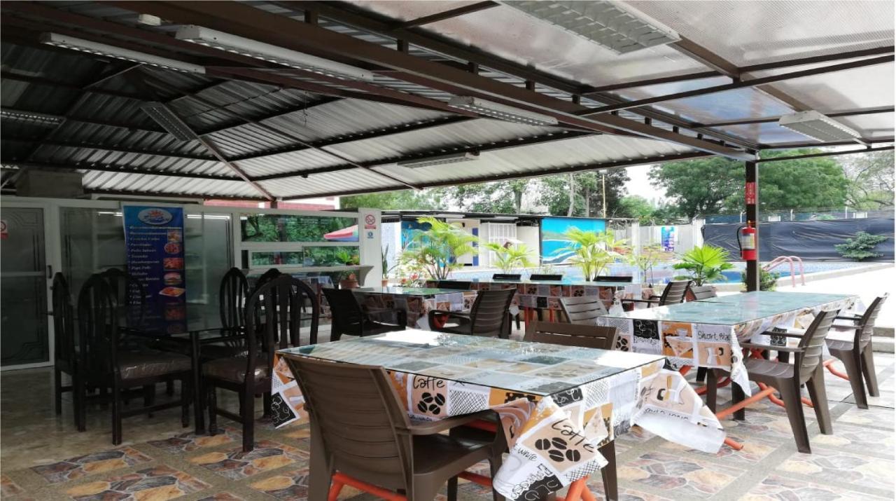לאס טונאס Sun Place Hosteria מראה חיצוני תמונה