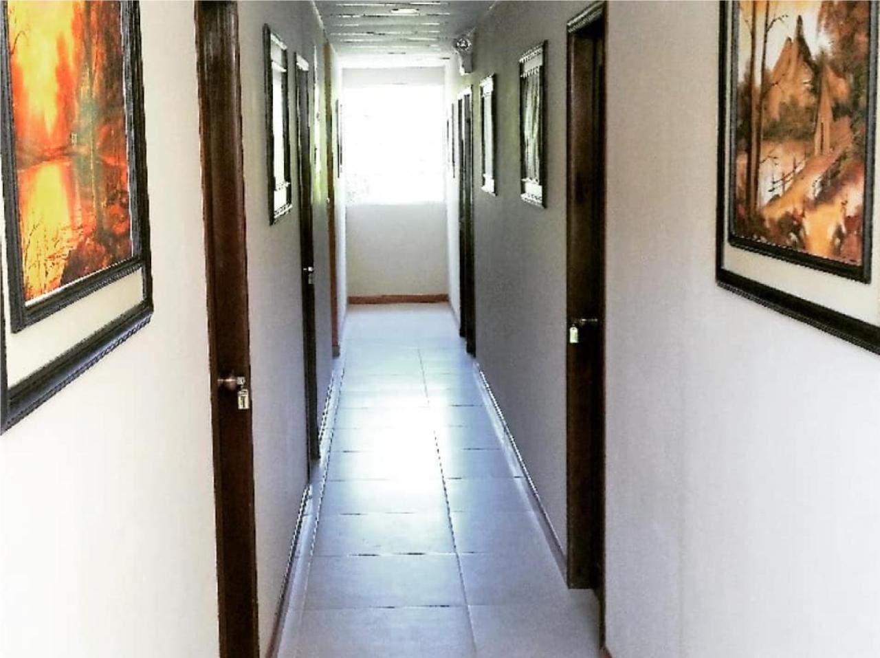 לאס טונאס Sun Place Hosteria מראה חיצוני תמונה