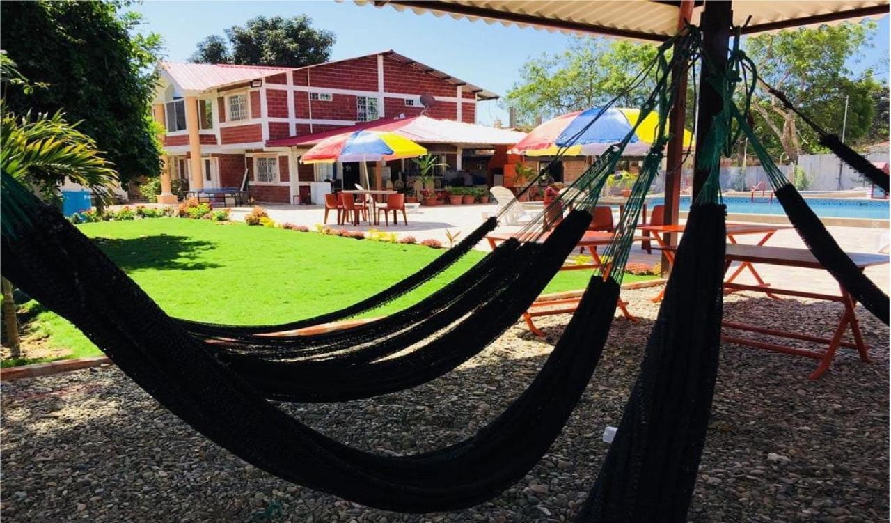 לאס טונאס Sun Place Hosteria מראה חיצוני תמונה