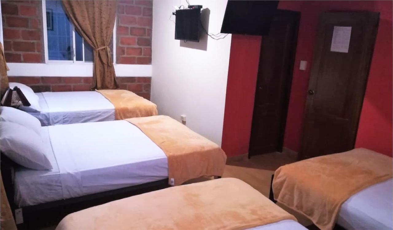 לאס טונאס Sun Place Hosteria מראה חיצוני תמונה