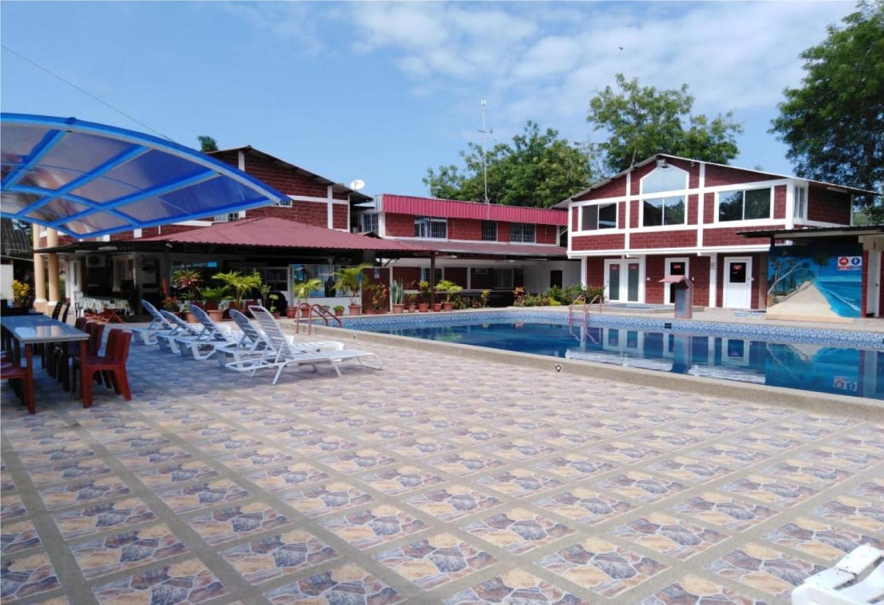 לאס טונאס Sun Place Hosteria מראה חיצוני תמונה