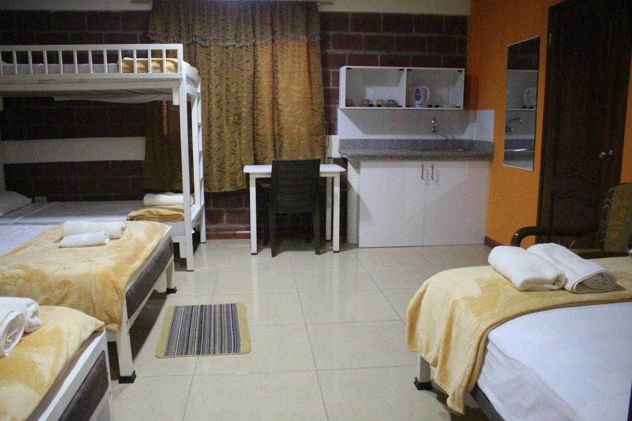לאס טונאס Sun Place Hosteria מראה חיצוני תמונה